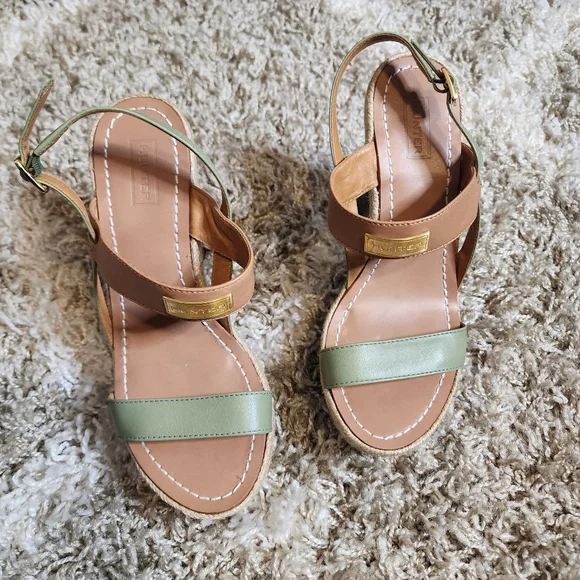 Hunter Gonave Wood Heel Sandals - Picture 3 of 16